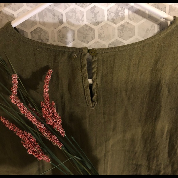 Polagram Babydoll Style Embroidered Top - Picture 4 of 8